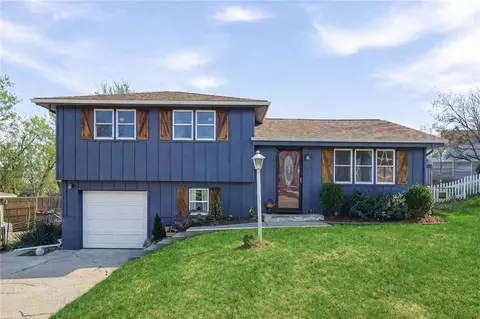 818 N 84 Dr, Kansas City, KS 66112