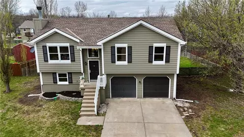 33124 W 87th Ter, De Soto, KS 66018