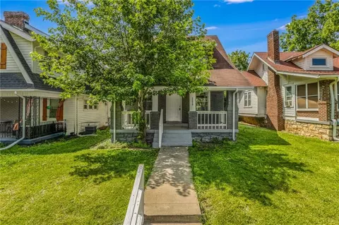 2219 E Meyer Blvd, Kansas City, MO 64132