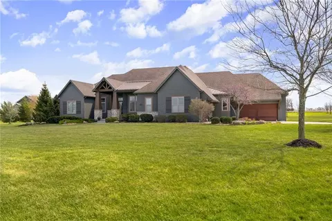 20035 Granada St, Stilwell, KS 66085
