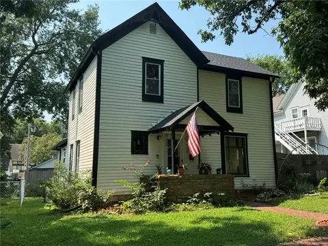 303 E Wea St, Paola, KS 66071
