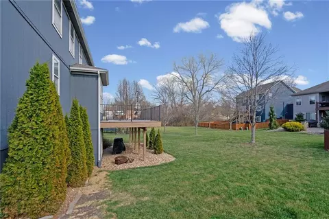 Exterior - 1303 Ashdown Cir, Raymore, MO 64083 photo 9 of 11