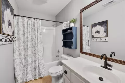 Bath - 1303 Ashdown Cir, Raymore, MO 64083 photo 2 of 5