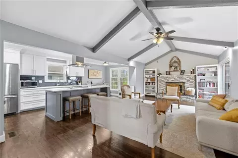 10014 Rosehill Rd, Lenexa, KS 66215