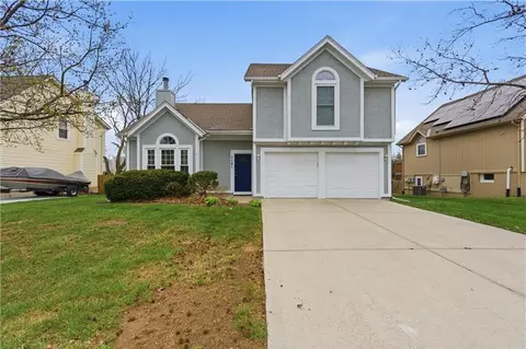 1181 E Meadow Ln, Olathe, KS 66062