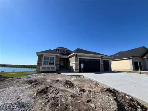 1628 Hanover Ln, Raymore, MO 64083