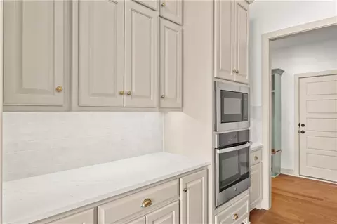Kitchen - 1628 Hanover Ln, Raymore, MO 64083 photo 5 of 6