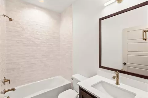 Bath - 1628 Hanover Ln, Raymore, MO 64083 photo 1 of 4