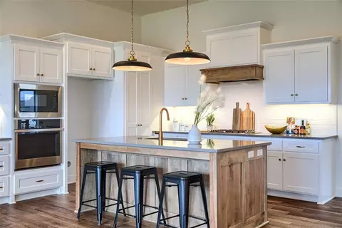 Kitchen - 1622 Hanover Ln, Raymore, MO 64083 photo 1 of 1