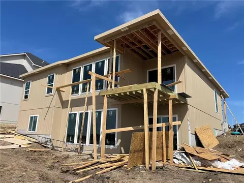 Exterior - 1622 Hanover Ln, Raymore, MO 64083 photo 3 of 4