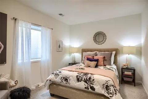 Bedroom - 1622 Hanover Ln, Raymore, MO 64083 photo 3 of 4