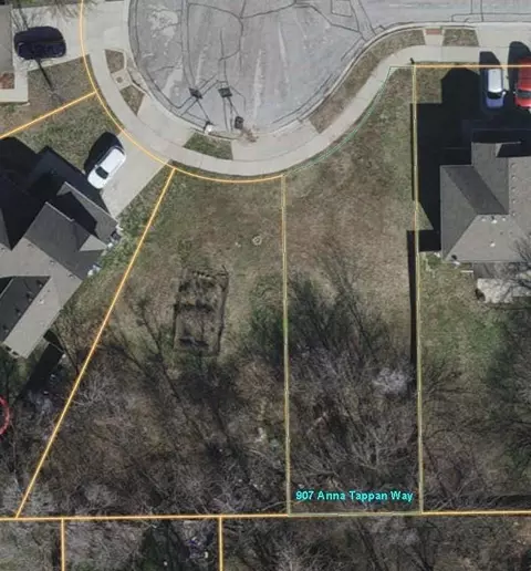 907 Anna Tappan Way, Lawrence, KS 66044