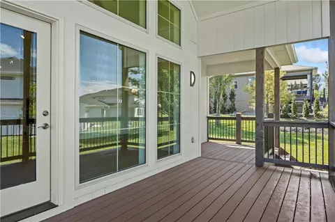 Exterior - 500 Bentwater Dr, Raymore, MO 64083 photo 5 of 8