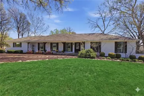 10409 Pawnee Ln, Leawood, KS 66206
