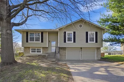 503 Broadway St, Grain Valley, MO 64029