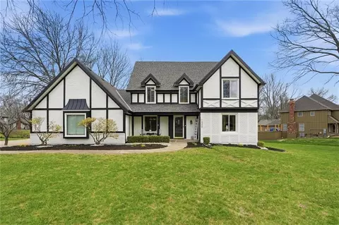 16309 Glenwood St, Stilwell, KS 66085