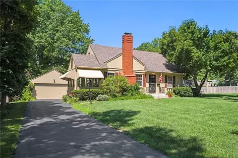 5324 Fairway Rd, Fairway, KS 66205