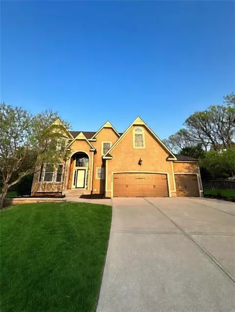 22402 W 45th St, Shawnee, KS 66226