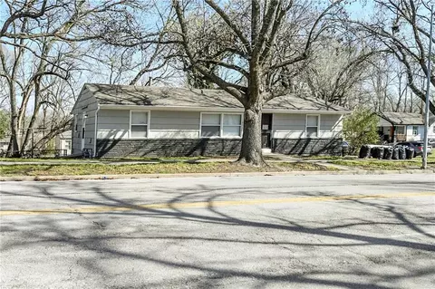 3116 E Gregory Blvd, Kansas City, MO 64132