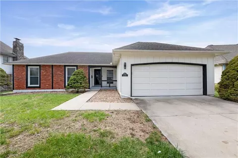 9912 Knox Dr, Overland Park, KS 66212
