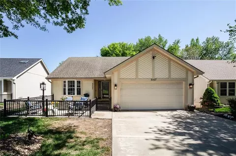5207 NW 84th Pl, Kansas City, MO 64154