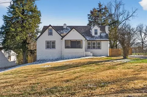 3541 E 78th St, Kansas City, MO 64132