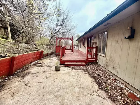 Exterior - 3112 Hampton Rd, Saint Joseph, MO 64505 photo 3 of 4