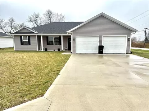 1328 W 19th St, Maryville, MO 64468