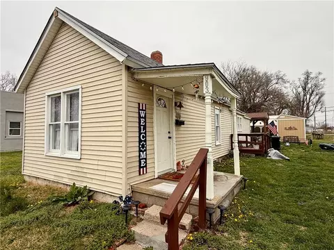 903 W Valley St, Saint Joseph, MO 64504