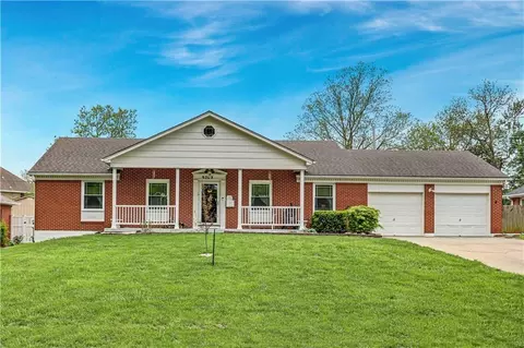 9309 E 30th St, Independence, MO 64052