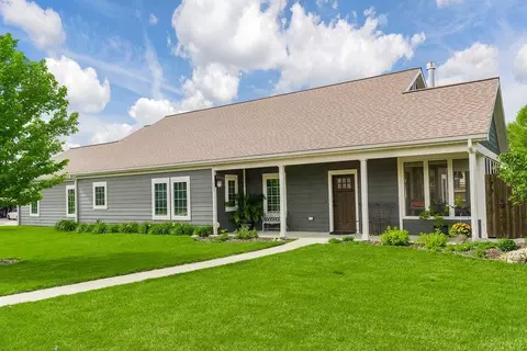 1733 S Chestnut St, Ottawa, KS 66067