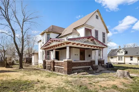 1423 Chestnut St, Trenton, MO 64683