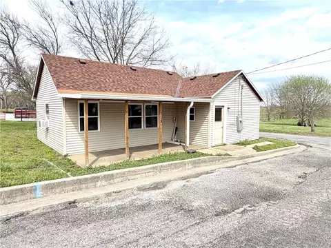 113 E Marshall St, Alma, MO 64001