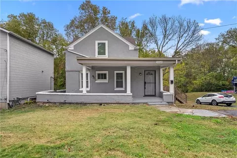 3868 E 59th St, Kansas City, MO 64130