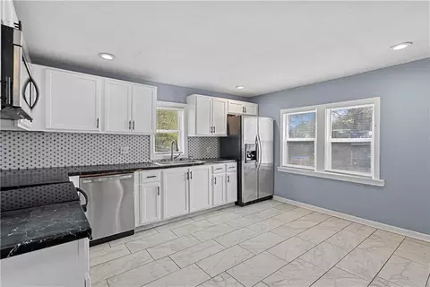 3868 E 59th St, Kansas City, MO 64130