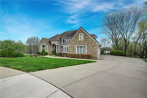 14105 Belinder St, Leawood, KS 66224