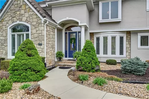 14105 Belinder St, Leawood, KS 66224