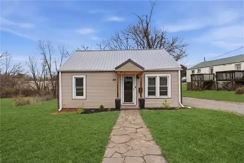 515 Cunningham St, Richmond, MO 64085
