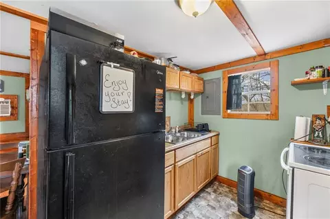 Kitchen - 61 N Lakeview Rd, Mapleton, KS 66754 photo 1 of 3