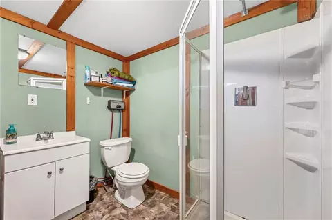 Bath - 61 N Lakeview Rd, Mapleton, KS 66754 photo 1 of 1