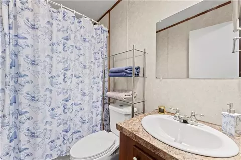 Bath - 5 Persimmon Ln, Mapleton, KS 66754 photo 2 of 2