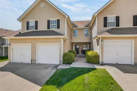 8104 N Lawn Ave, Kansas City, MO 64119