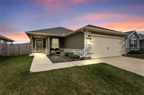 20337 W 193rd Ter, Spring Hill, KS 66083