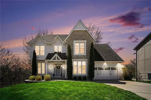 7807 Deer Run, Parkville, MO 64152