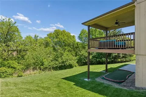 Exterior - 3400 NW 50 St, Riverside, MO 64150 photo 5 of 9