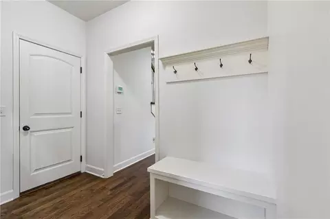 Entry Way - 3400 NW 50 St, Riverside, MO 64150 photo 4 of 7