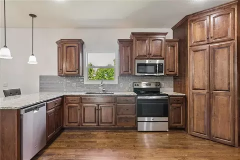Kitchen - 3400 NW 50 St, Riverside, MO 64150 photo 3 of 4