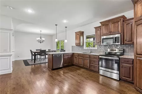 Kitchen - 3400 NW 50 St, Riverside, MO 64150 photo 4 of 4