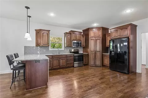 Kitchen - 3400 NW 50 St, Riverside, MO 64150 photo 2 of 4