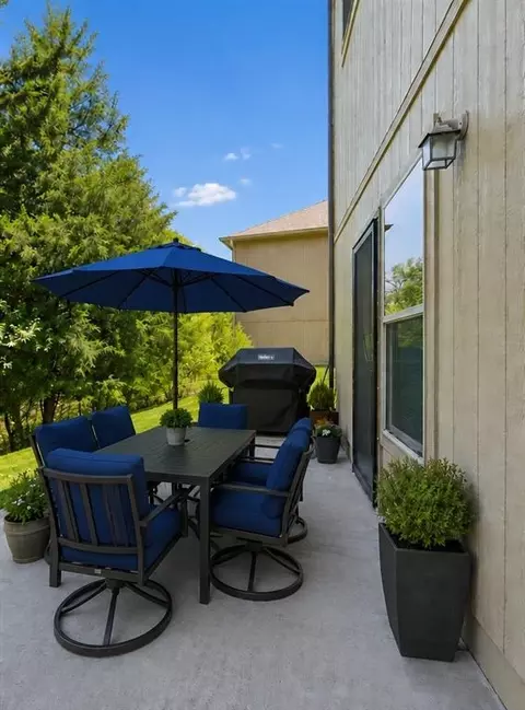 Exterior - 3400 NW 50 St, Riverside, MO 64150 photo 9 of 9